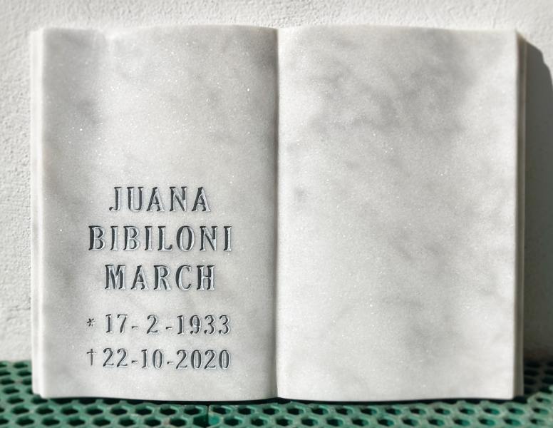Libro de mármol para lápida grabado en plata Mallorca
